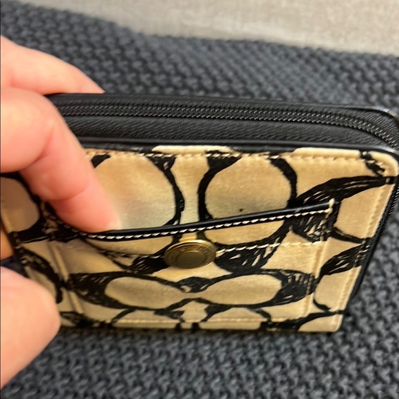 Coach Cream and Black Signature Wallet - Picture 6 of 6